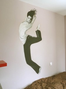 Un mur peint d'inspiration hip-hop pour chambre d'ado